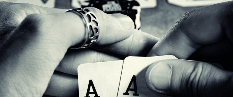 Hvad definerer et high-stakes pokerlokale?